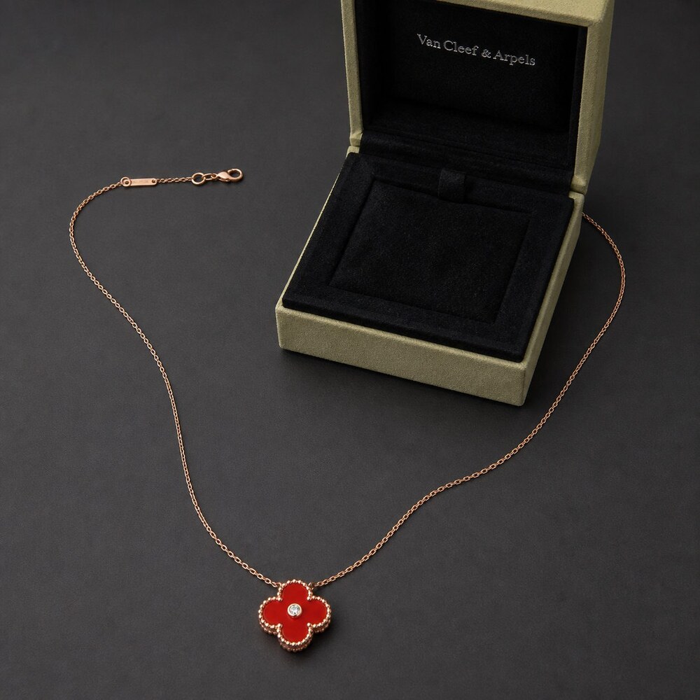 Van Cleef & Arpels Elegant Signature Necklace Style 11 | New with Box - Picture 3 of 9
